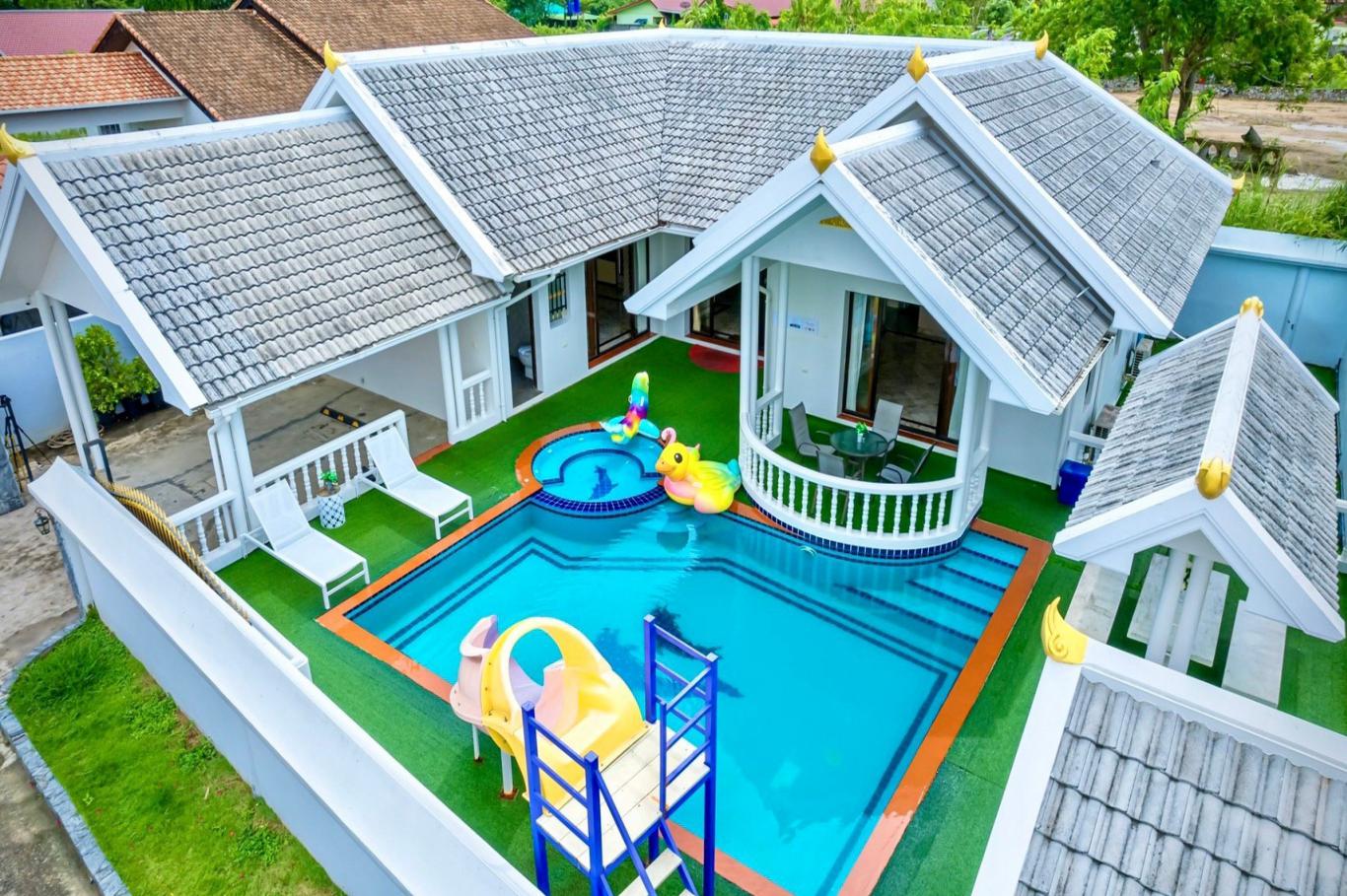 บ้านตำหนัก